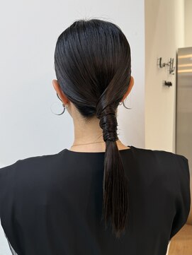 コース(co-th.) タイトポニーアレンジ結婚式二次会ヘアセット×小野ふゆり