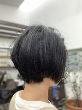 ヘアサロン スタイリスタ(hair salon stylista) 前下がりのショートボブ