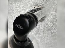 【ReFa】全施術サロン専用のシャワーヘッドで、皮脂汚れを除去し美しい頭皮と髪へ導きます。