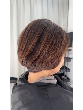 エートゥゼット(AtoZ) 丸みのあるフォルム