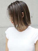 切りっぱなしボブ×ハイライト