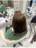オリーブベージュ