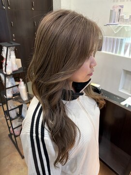 ヘアメイクヒール イエベ映えヘーゼルベージュ