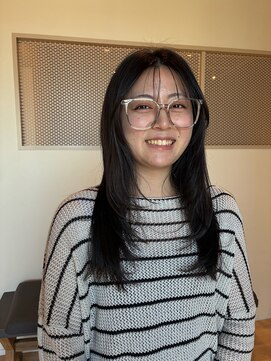 アン アイズ(ann EYES) ロングレイヤーカット暗髪フェイクブラック透明感カラー