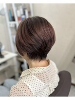 ルチルス(RUTILUS)&nbsp;ピンクカラーに、スッキリショートヘア