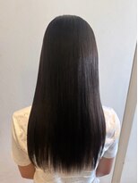 エヌアンドエー 春日部東口店(hair shop N&A) 艶感とまとまりが映えるナチュラルロングストレート