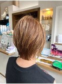 大人女性の艶感ハイライトショート