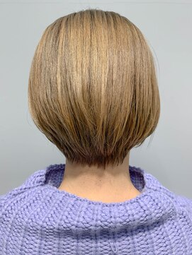 テトヘアー(teto hair) ミルクティベージュ 、イルミナカラー、ショートボブ