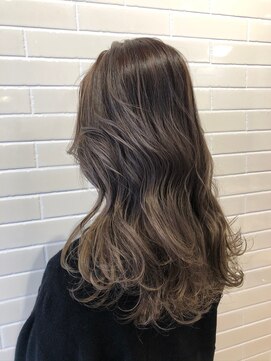 バッテリー ヘアアンドメイク 塚口店(Battery hair&make) 色気大人レイヤー