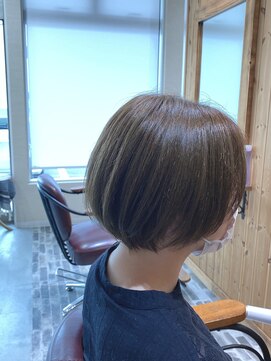 ルシール バイ アリア(Lucir by aria) カーキグレージュ