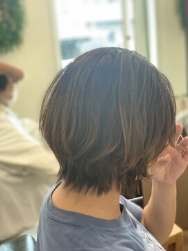 ヒューゴ ヘアラウンジ(hugo) ショートボブ