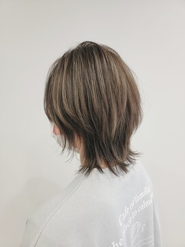 ツナグ(TSUNAGU) ☆ショートウルフ×ダブルカラーグレージュ