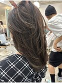 顔周りレイヤーカットくびれハイライトカラー