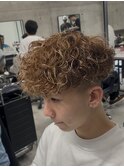 スペインカール　ツイストスパイラル眉カットメンズパーマ