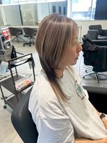 キング(K!ng)&nbsp;ハイライトカラーミルクティーベージュレイヤーカット