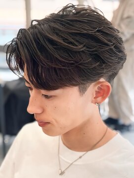 バース バイ ハピネス(BIRTH by happiness) 奈良men's刈り上げフェザーパーマフェザーショート