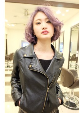 アヴァンティ ヘアーアンドスパ(avanti hair&spa) バイオレットアッシュのミディボブ