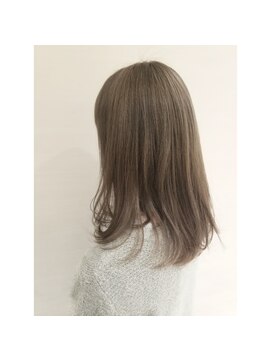 モードケイズ エミュー(MODE K's eau) フェザーロング　クラシカル　ベージュ　ハイライト　アッシュ