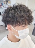 無造作センターパートツイストスパイラル波巻きパーマ