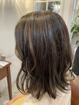 ヴィアンカ(Vianca) 【大人ゆる外ハネ×W3Dグレージュハイライト】@20代30代40代