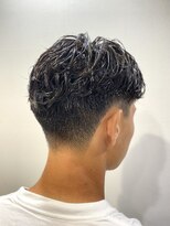 銀座マツナガ 神田店&nbsp;爽やか大人かっこいいセンターパーツーブロ刈り上げパーマ