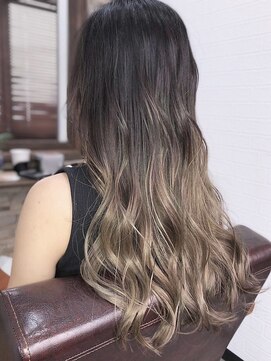 アトリエナガノ(atelier nagano) ニュアンスカラー/センターパート/ツヤ髪スタイル/ブルージュ