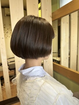 フランジェッタヘアー(Frangetta hair) ナチュラルボブ