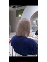 ムーム(Momb)&nbsp;赤の残留からミルクティーカラー