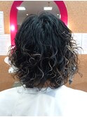 スタイリングも楽々！スパイラルパーマ