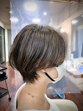 トゥーゾーンタカミ(tozone TAKAMI) ハンサムショート