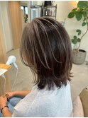 ホワイトグレージュコントラストハイライトで魅せる大人レイヤー