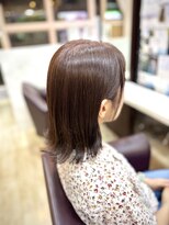 トレセッテ(tre sette)&nbsp;ピンク系ブラウンカラー/外ハネミディアムスタイル
