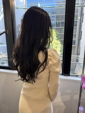 レヴリー(reverie) 韓国レイヤー顔周り前髪カットダークグレー髪質改善20代