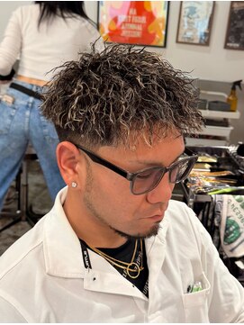 メゾンフォーメン 心斎橋店(Maison for men) メッシュカラー ハードツイストパーマ テーパーフェード