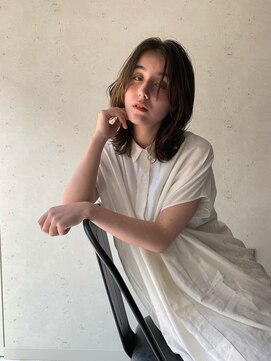 イコ(iko) ナチュラル。ハイライト。透明感。#くびれセミディ