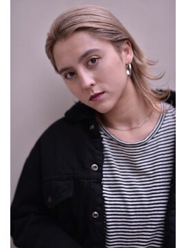 エイチ(H eitf) 無造作カール/デザインカラー