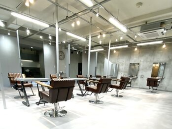 Agu hair zizz 函館日吉店【アグ ヘアー ジズ】