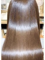 プラグ バイ ネオリーブ(plug by neolive) 髪質改善　美髪　艶髪　酸熱トリートメント　Ｊ