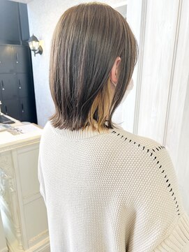 キャアリー(Caary) 福山Caaryインナーカラーモテベージュ外ハネミディ20代30代40代