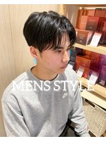 メンズセンターパートコンマヘア
