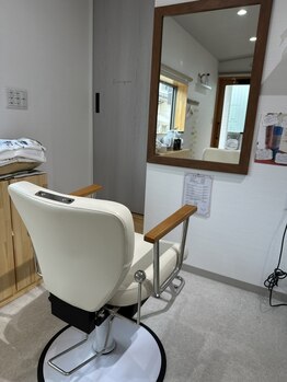 女性1人サロンで一人ひとり丁寧にカウンセリング・施術いたします！髪のお悩みもお気軽にご相談ください♪