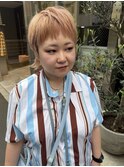 オレンジベージュ