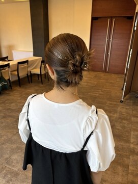 エイチ 梅田(H) シースルーマッシュハイライトセミロングブリーチなしカラーボブ