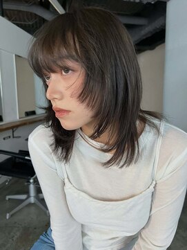 ナヌーク シブヤ(nanuk shibuya) ミディアムレイヤーハッシュカット顔まわりレイヤーストレート