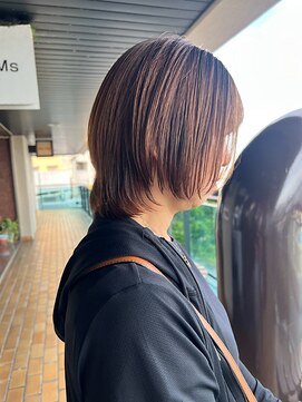 フィルム(FiLMs) 透明感ブラウン/ショートウルフレイヤー/顔まわりカット
