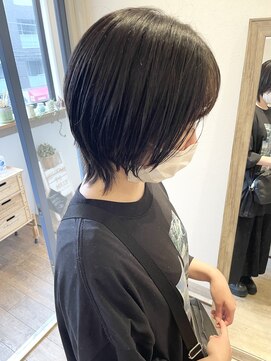 メルト 吉祥寺(melt) 丸みショートウルフレイヤー　黒髪　20代30代