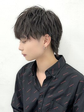 アーリー(Ali'i) 無造作マッシュウルフツーブロック束感ショートアッシュブラック