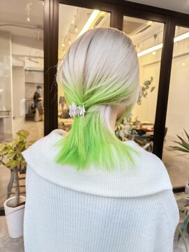 レーベン(LEBEN) ベージュ×グリーンのデザインカラー