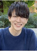 センターパートニュアンスパーマ刈り上げツーブロックメンズヘア