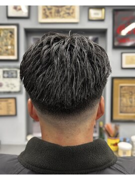 アイコン ブルー メンズ(I-CON #blue MEN'S) ナチュラルサイドパート×スキンフェード【池袋フェード】